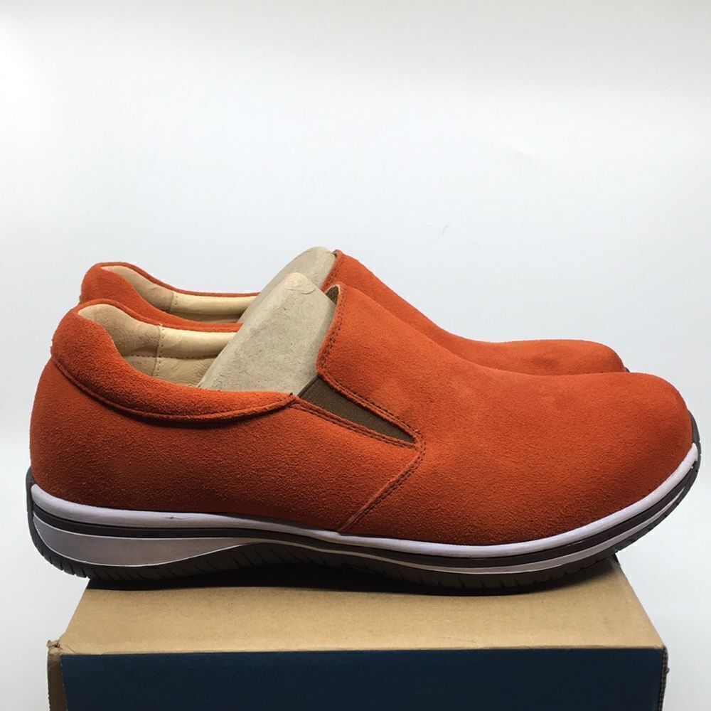 NIB Alegria Aaron Orange Suede Slip On Shoes - Size 43 EU 9.5 US (W US 13)